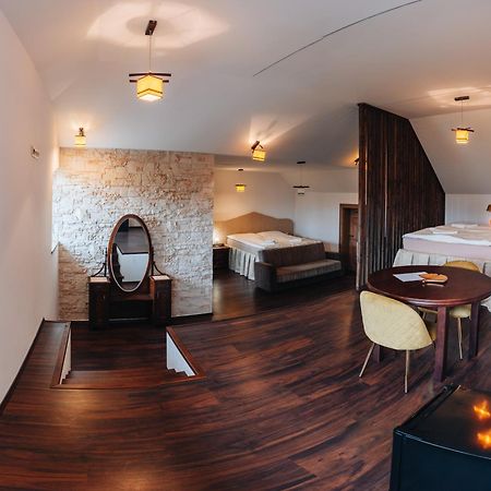 Kastely Grof Zichy Hotel Haniska ภายนอก รูปภาพ