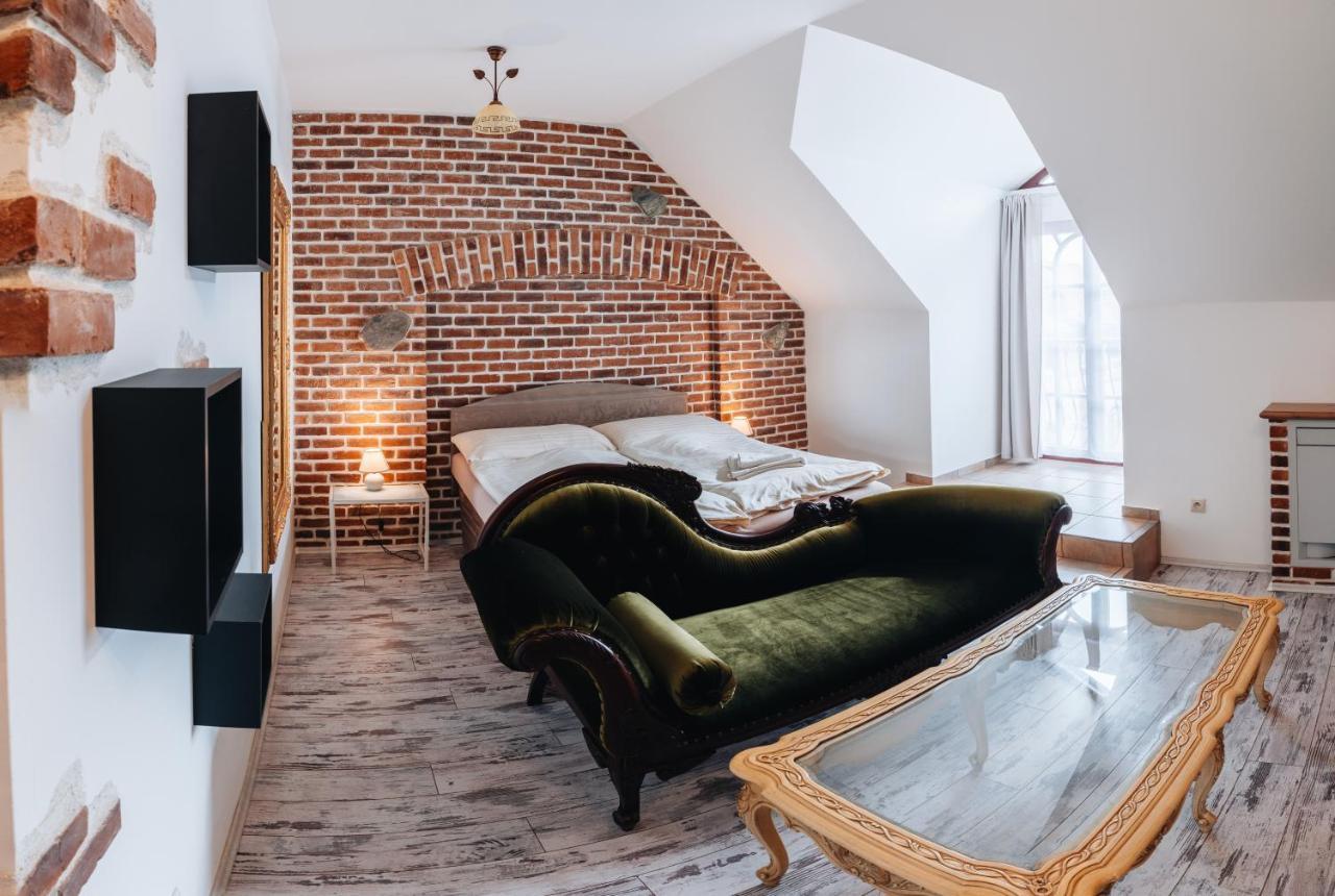 Kastely Grof Zichy Hotel Haniska ภายนอก รูปภาพ