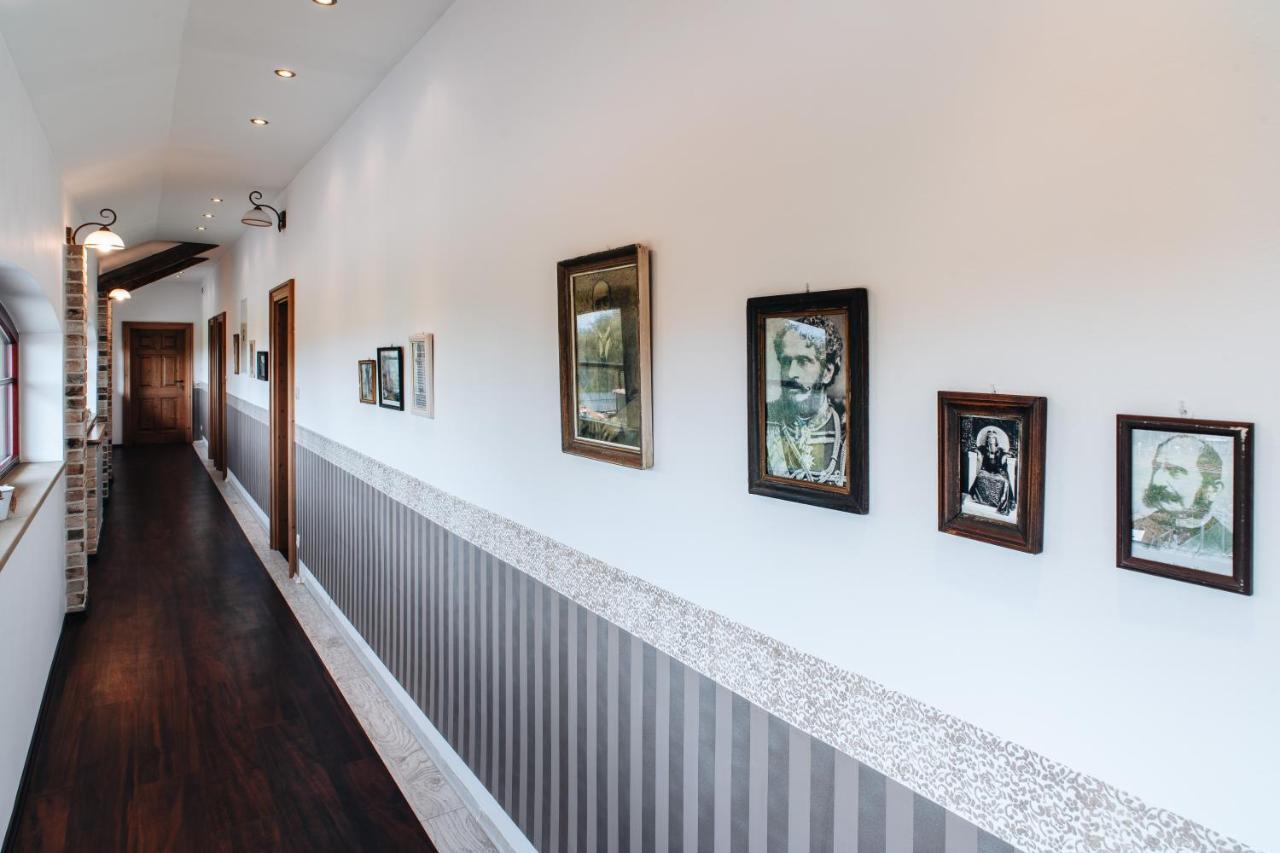 Kastely Grof Zichy Hotel Haniska ภายนอก รูปภาพ