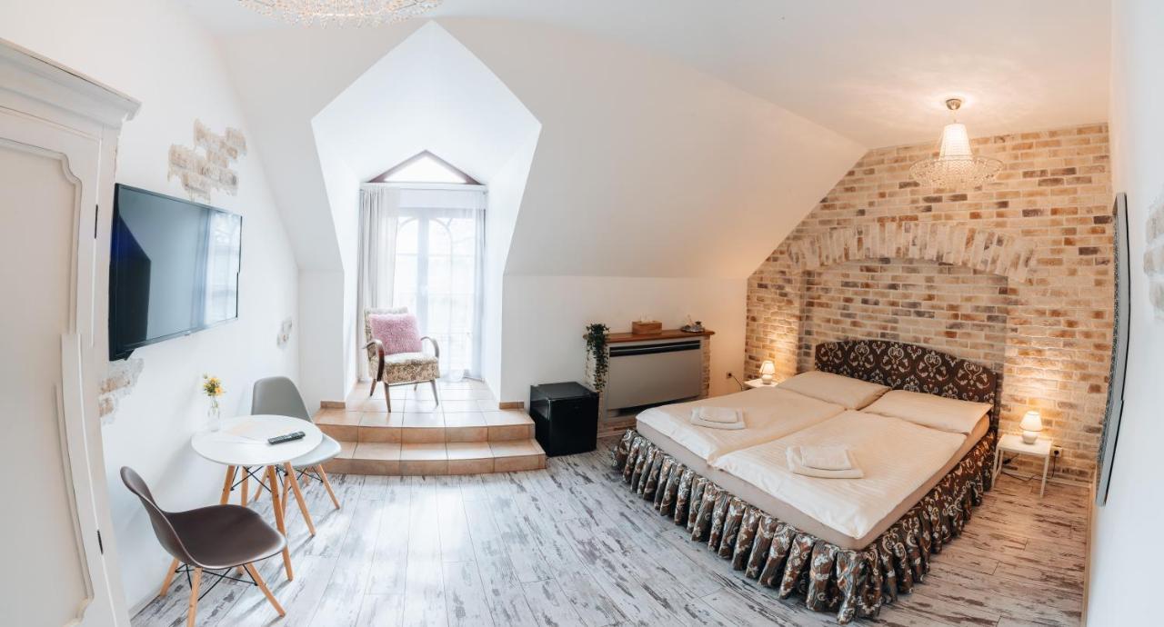 Kastely Grof Zichy Hotel Haniska ภายนอก รูปภาพ