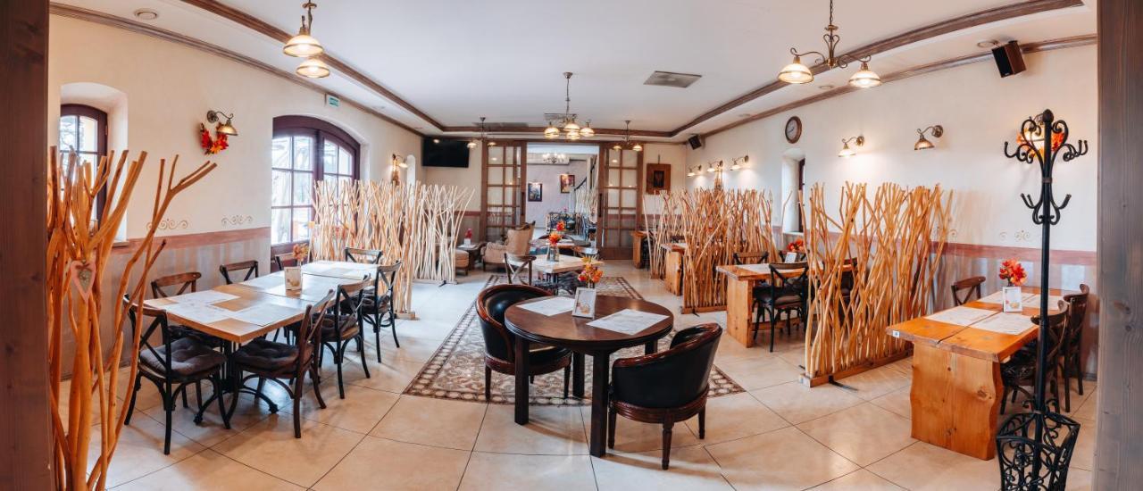 Kastely Grof Zichy Hotel Haniska ภายนอก รูปภาพ