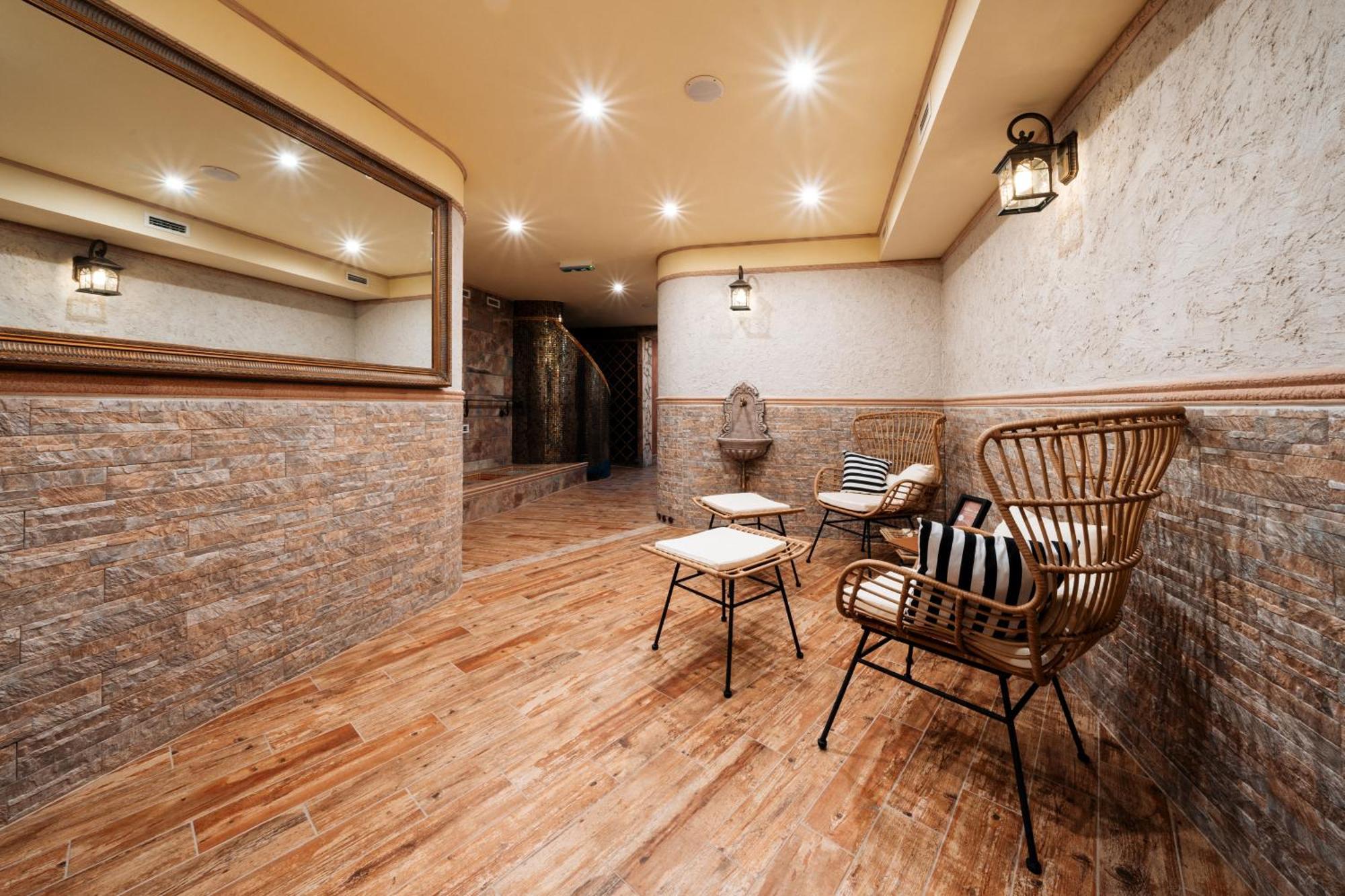 Kastely Grof Zichy Hotel Haniska ภายนอก รูปภาพ