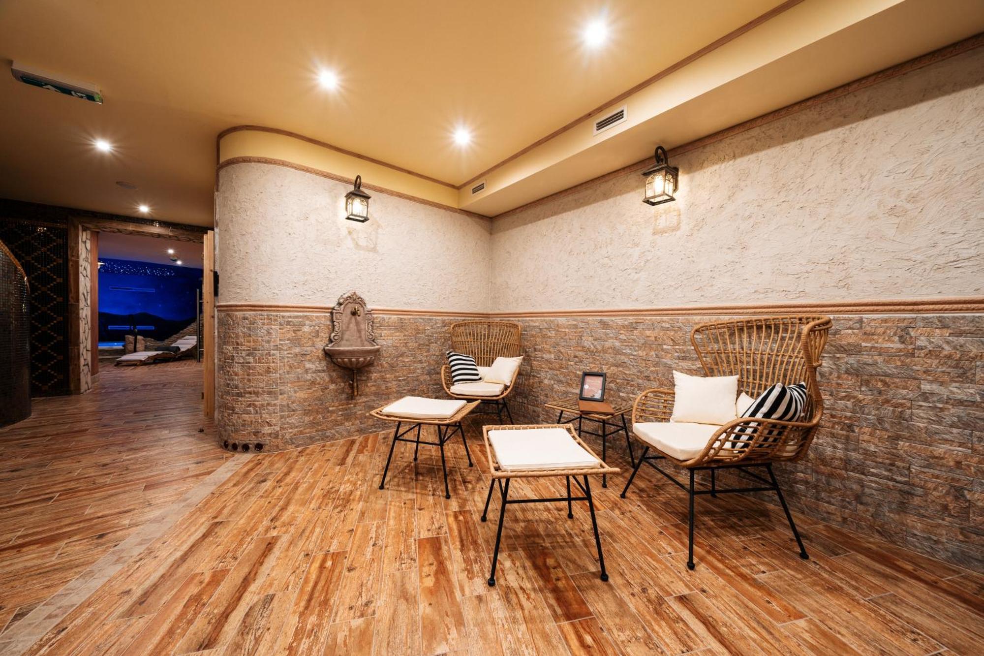 Kastely Grof Zichy Hotel Haniska ภายนอก รูปภาพ